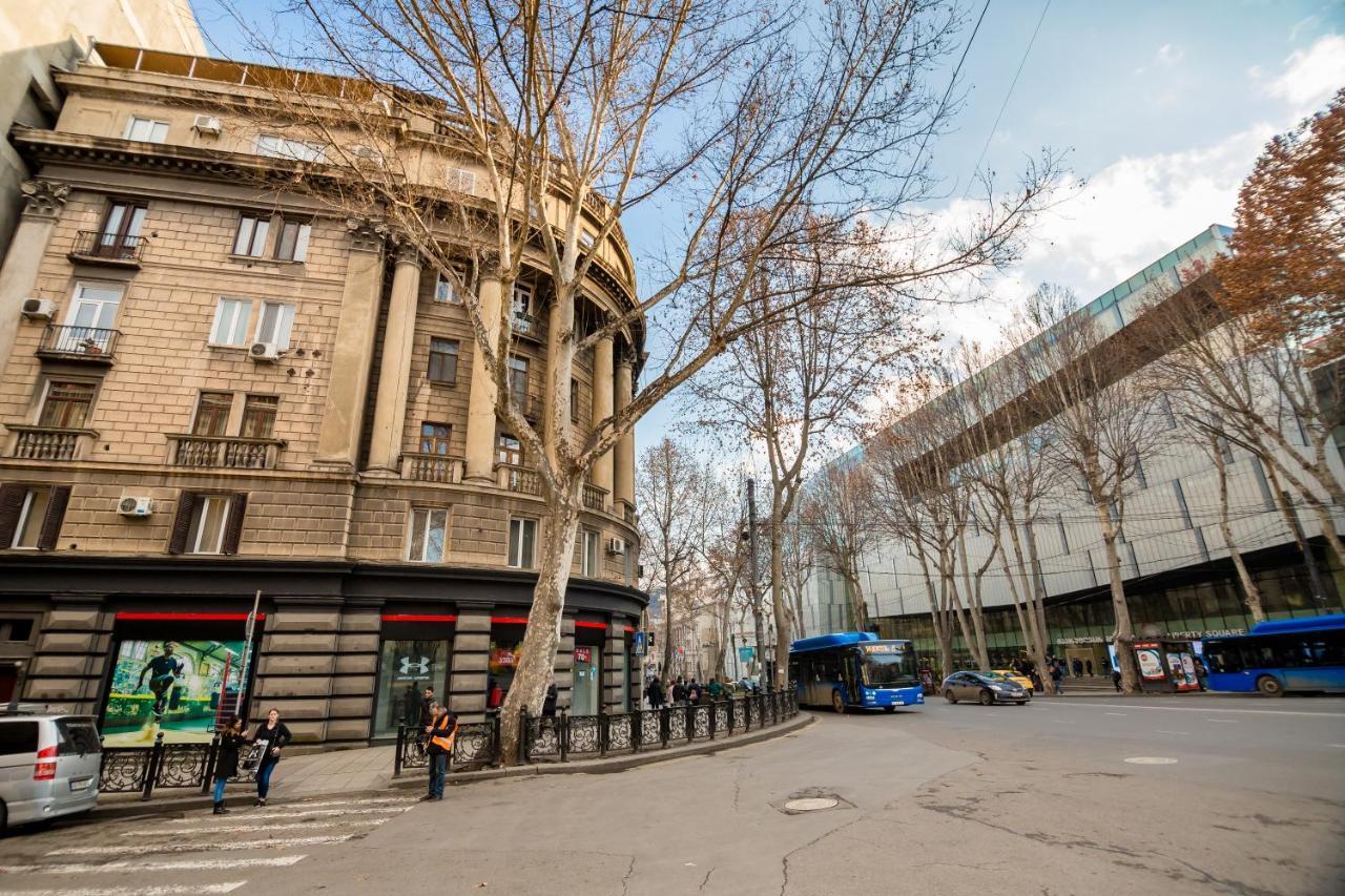 Apartment Gallery Rustaveli 1 Tbilisi Buitenkant foto