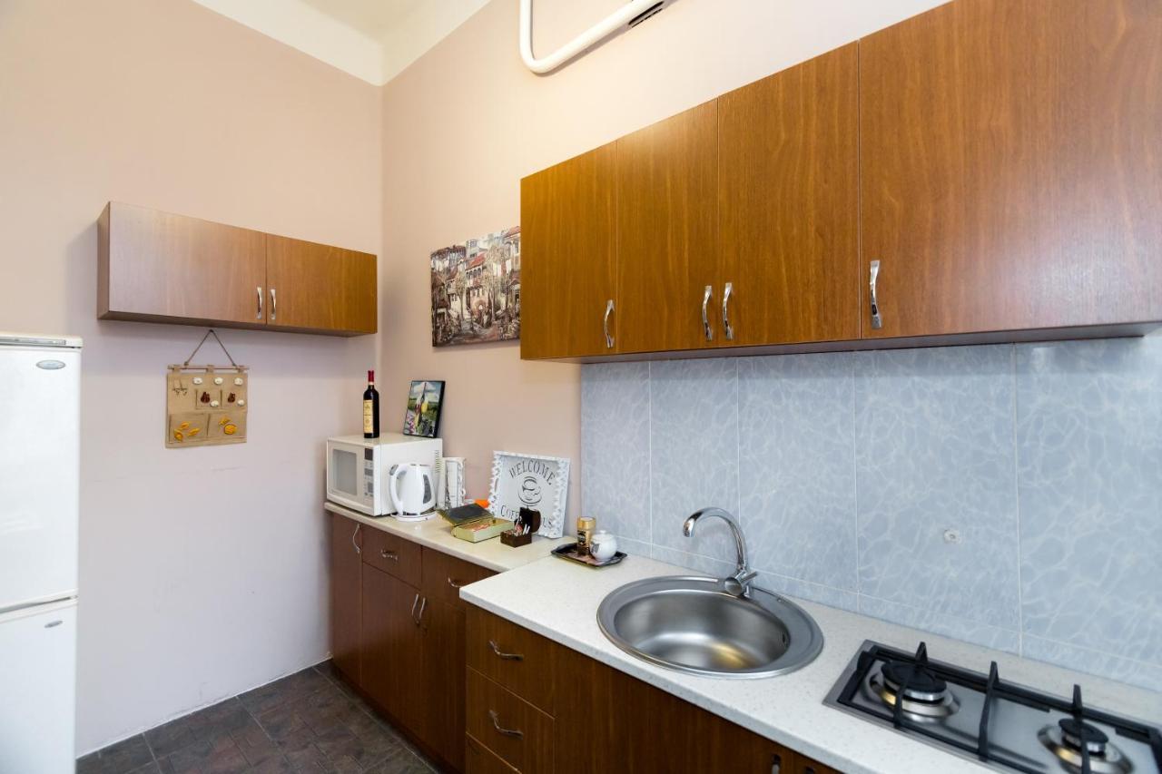 Apartment Gallery Rustaveli 1 Tbilisi Buitenkant foto